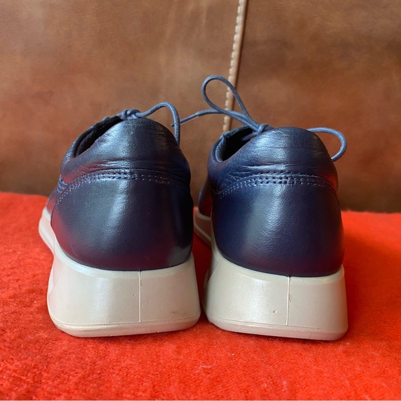 Ecco comfortable lace up supper soft nappa leather feminine look shoes - Picture 4 of 5